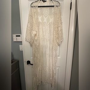 Davis Dani Ivory Lace Kimono size 2x/3x